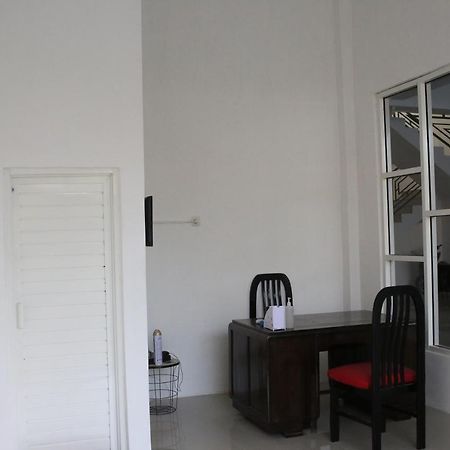 Reddoorz Syariah Near Suncity Mall Madiun Eksteriør billede