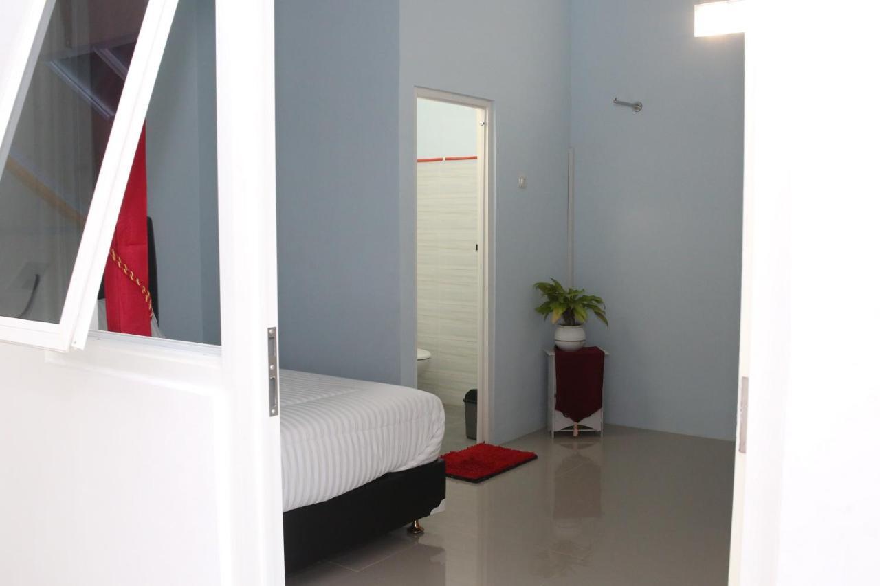 Reddoorz Syariah Near Suncity Mall Madiun Eksteriør billede