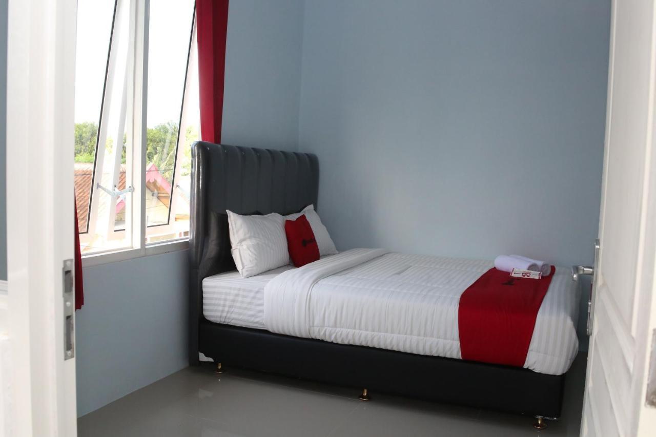 Reddoorz Syariah Near Suncity Mall Madiun Eksteriør billede