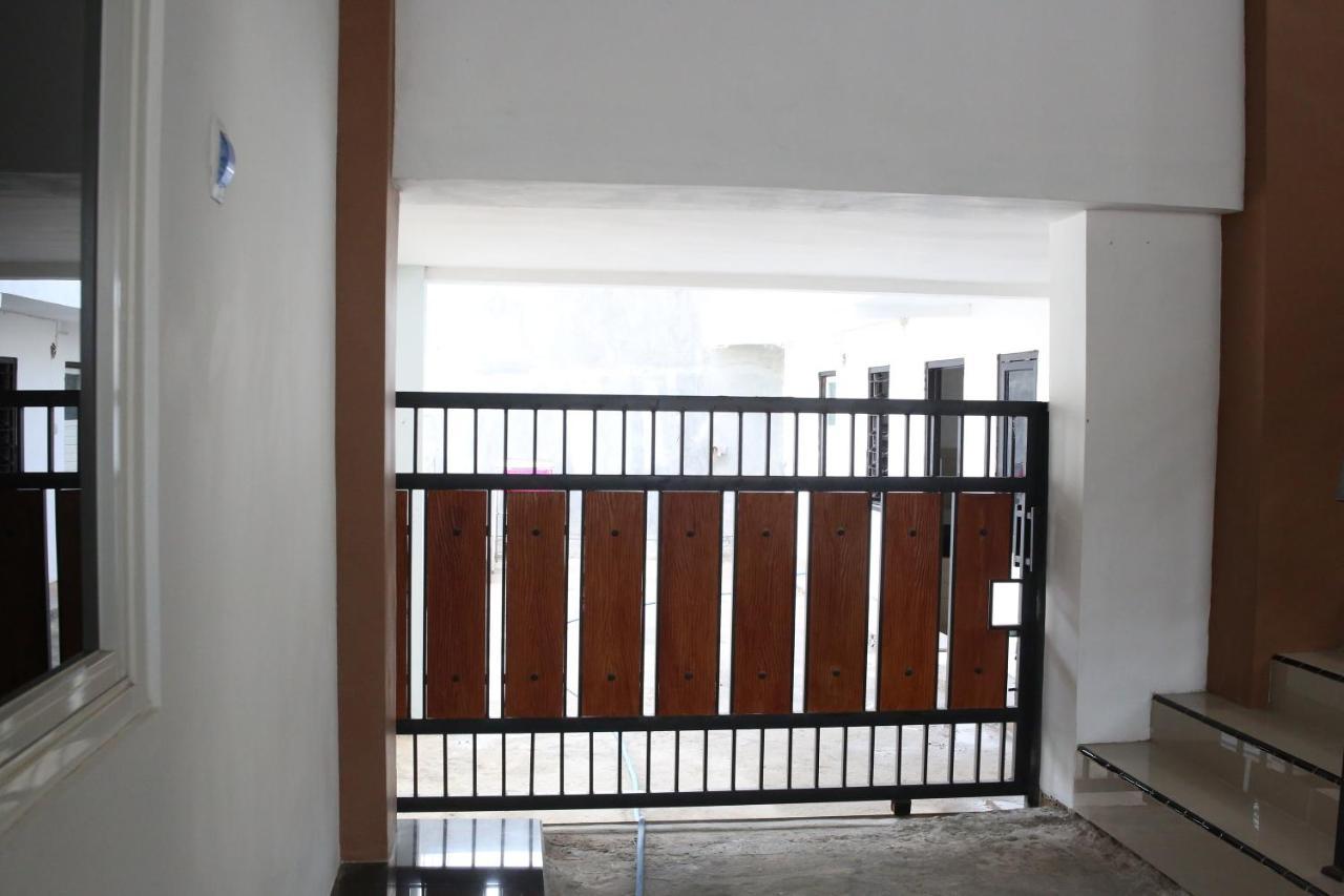 Reddoorz Syariah Near Suncity Mall Madiun Eksteriør billede