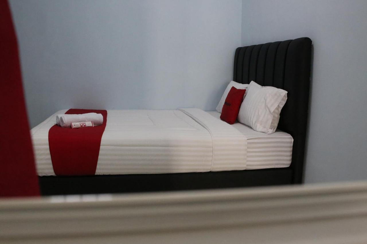 Reddoorz Syariah Near Suncity Mall Madiun Eksteriør billede