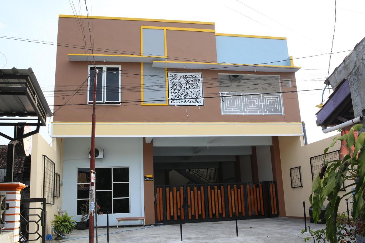 Reddoorz Syariah Near Suncity Mall Madiun Eksteriør billede