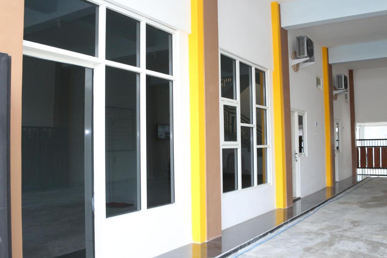 Reddoorz Syariah Near Suncity Mall Madiun Eksteriør billede