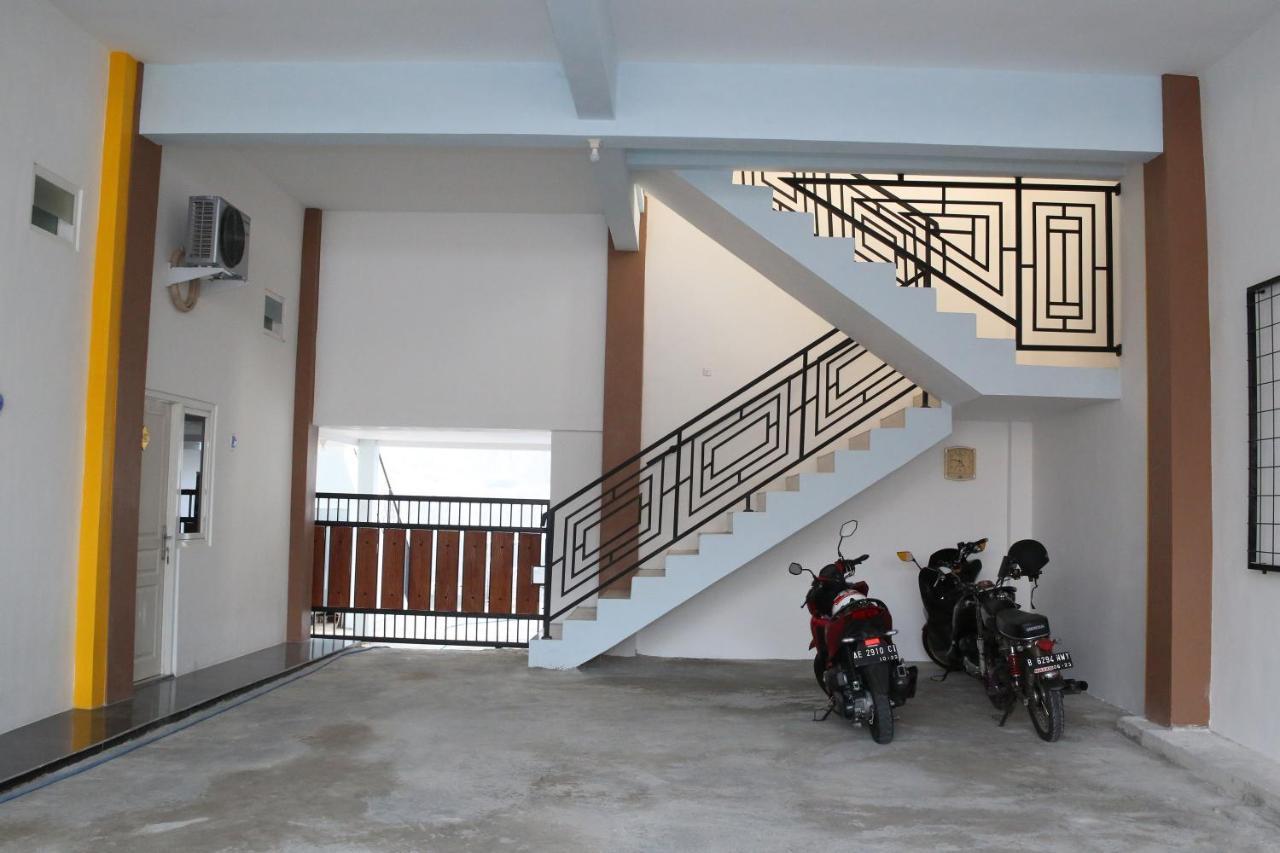 Reddoorz Syariah Near Suncity Mall Madiun Eksteriør billede