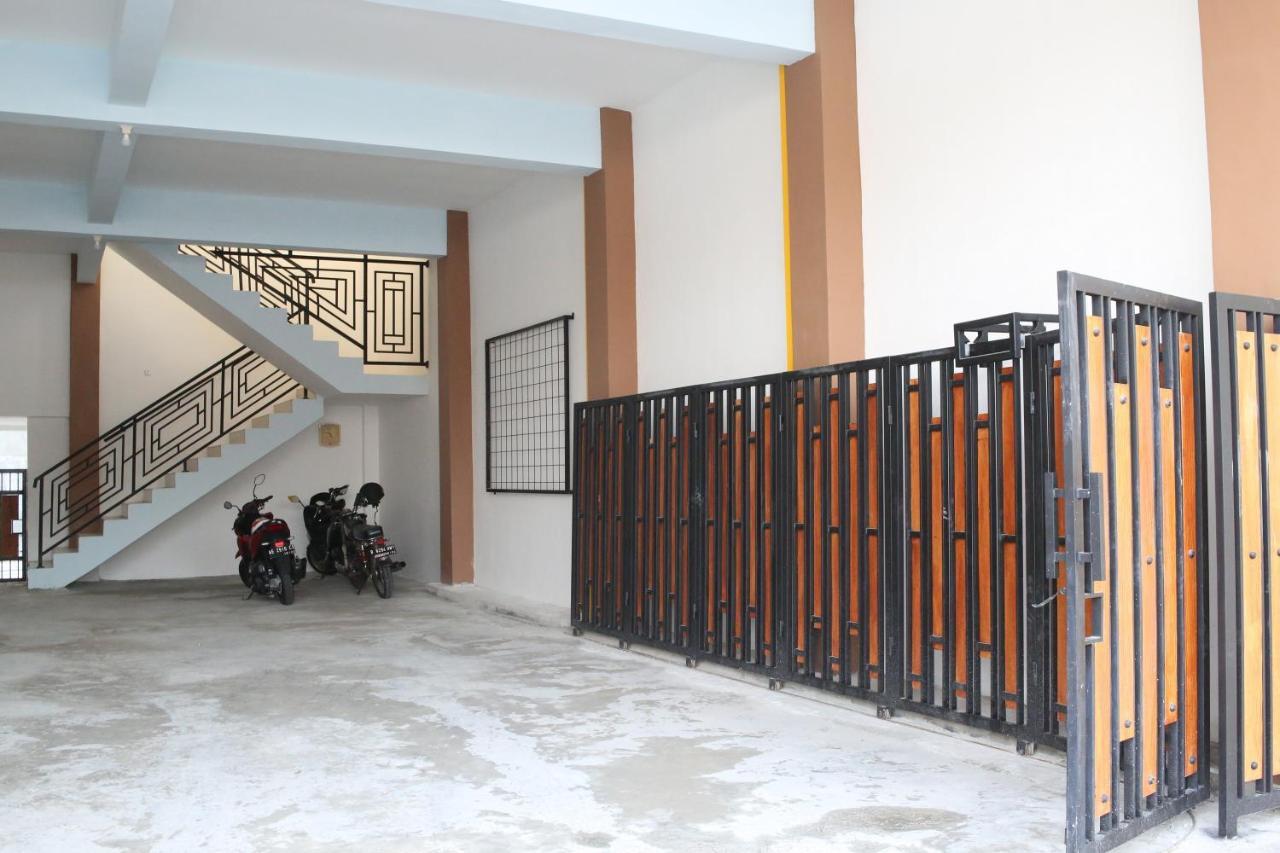 Reddoorz Syariah Near Suncity Mall Madiun Eksteriør billede