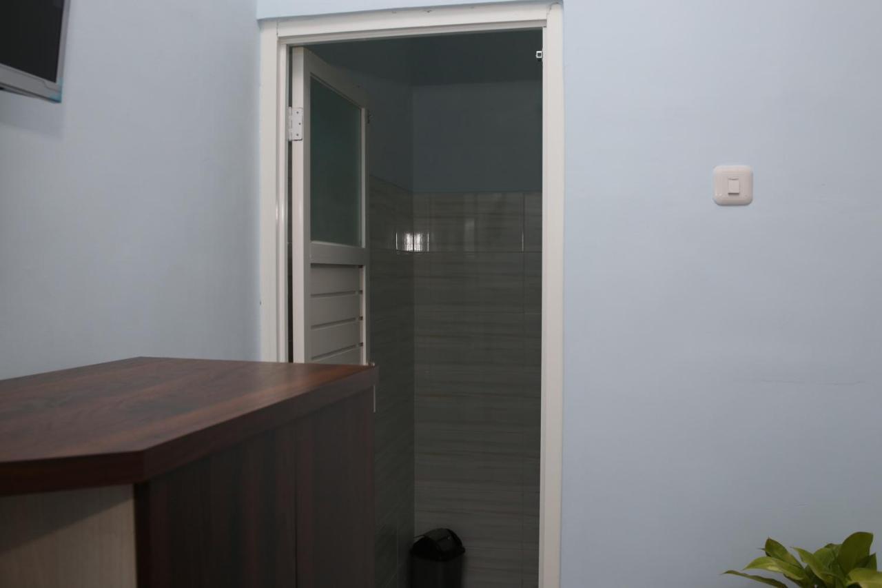 Reddoorz Syariah Near Suncity Mall Madiun Eksteriør billede