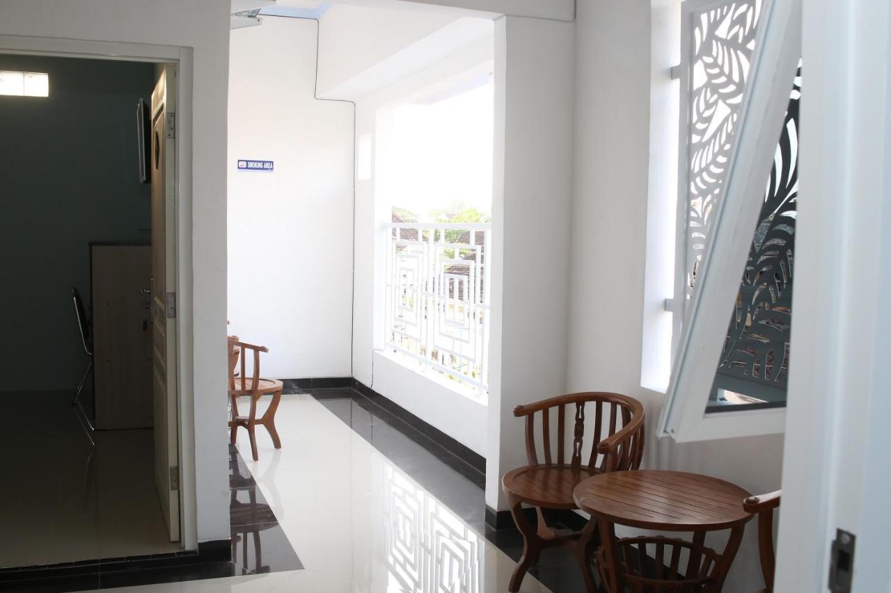 Reddoorz Syariah Near Suncity Mall Madiun Eksteriør billede