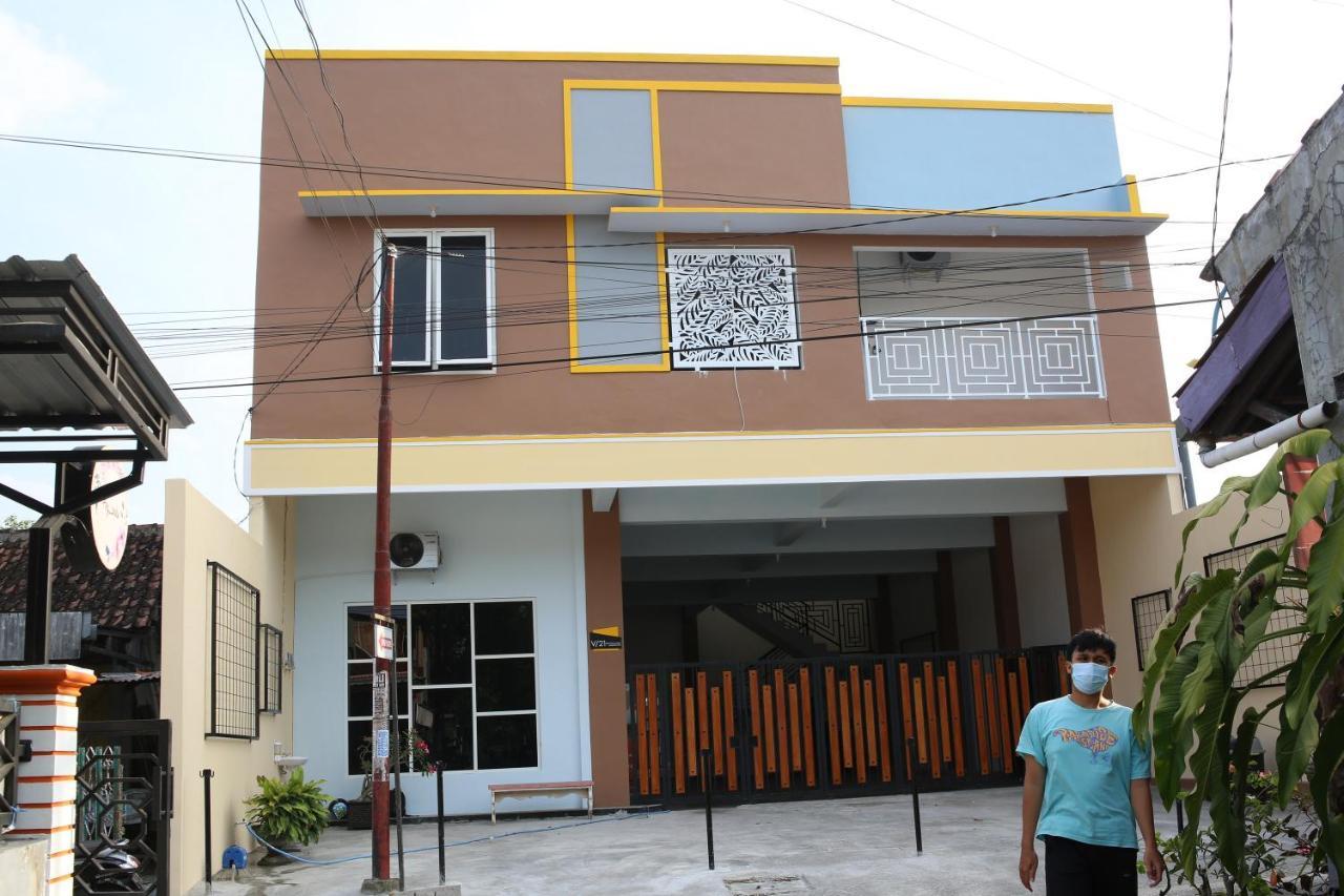 Reddoorz Syariah Near Suncity Mall Madiun Eksteriør billede