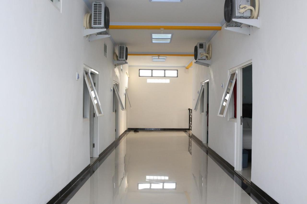 Reddoorz Syariah Near Suncity Mall Madiun Eksteriør billede