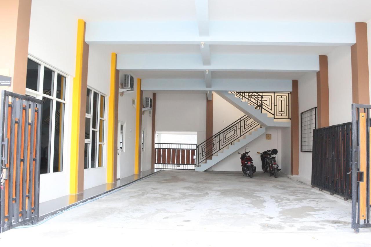 Reddoorz Syariah Near Suncity Mall Madiun Eksteriør billede